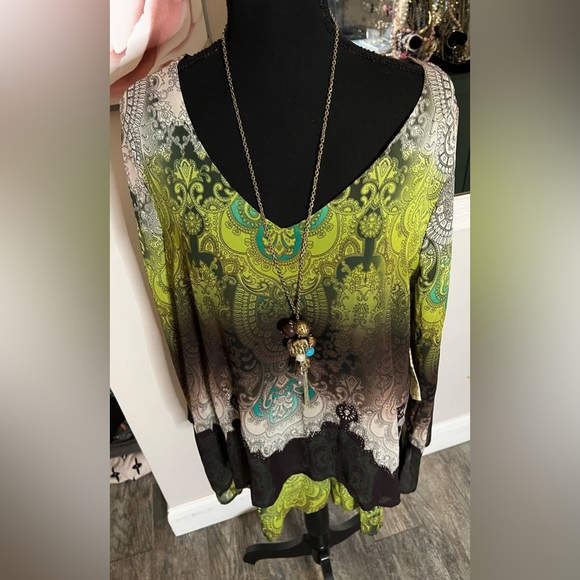 ONE WORLD 1x GREEN LIGHTWEIGHT LAYERED RUFFLED SEQUIN BEADED TUNIC - Picture 6 of 10